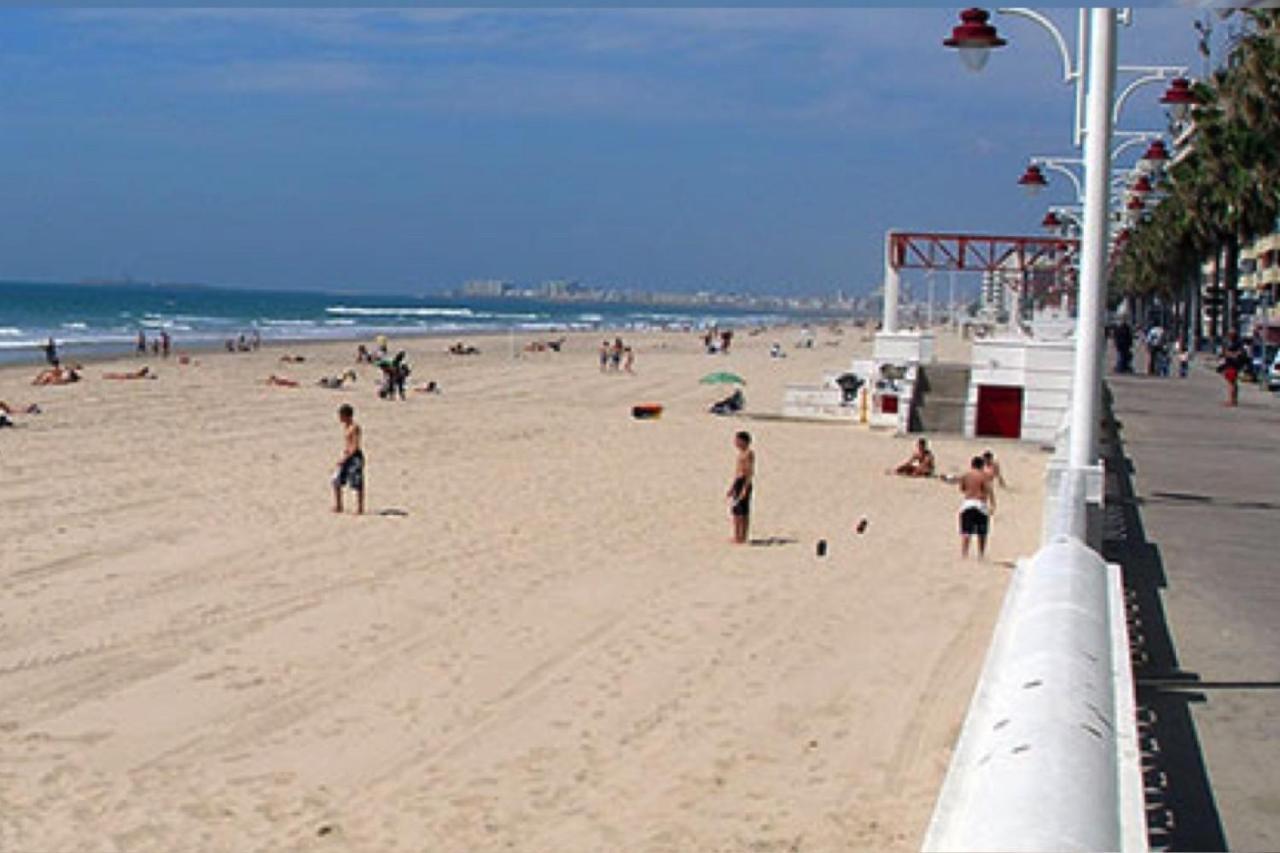 Romantica Vista Al Paseo Maritimo De Cádiz Eksteriør bilde